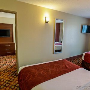 Double Suite Two Double Beds Accessible or Non-Smoking